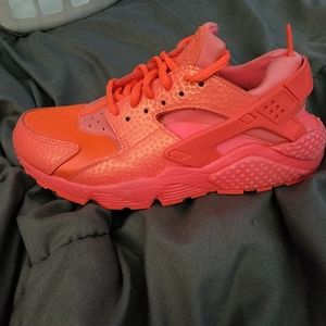 Nike huarache hot lava